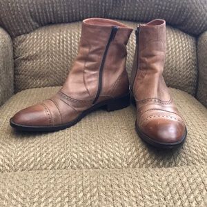 Divina leather ankle boots